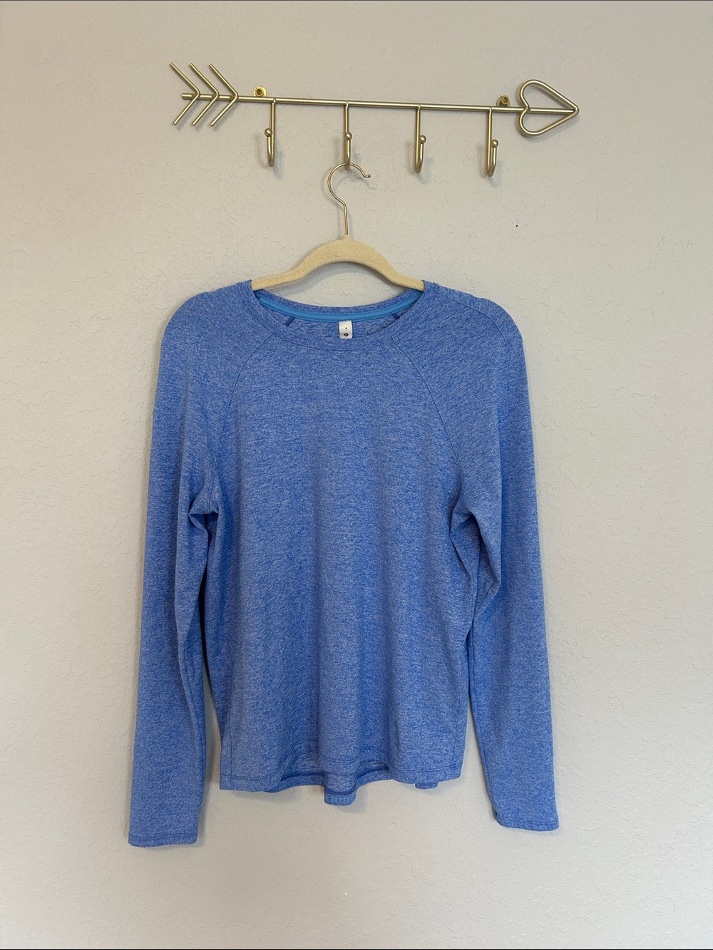 Lululemon Women’s Size 8 Blue Heathered Long Sleeve Athletic Shirt Raglan Sleeve
